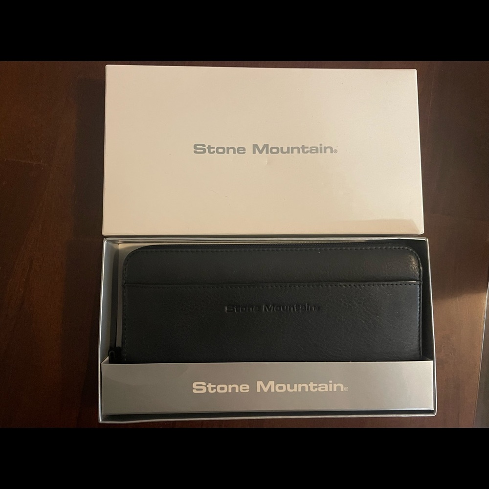 Stone Mountain Clutch